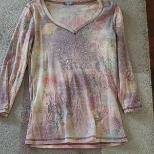 Vneck mulicolor; green, pink, maroon